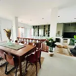 Nova Vida Barcelona Feriehus *